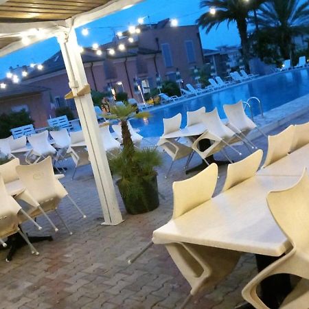 Bike And Breakfast Apartments Pietra Ligure Luaran gambar