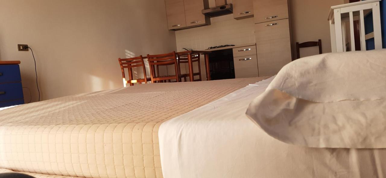 Bike And Breakfast Apartments Pietra Ligure Luaran gambar