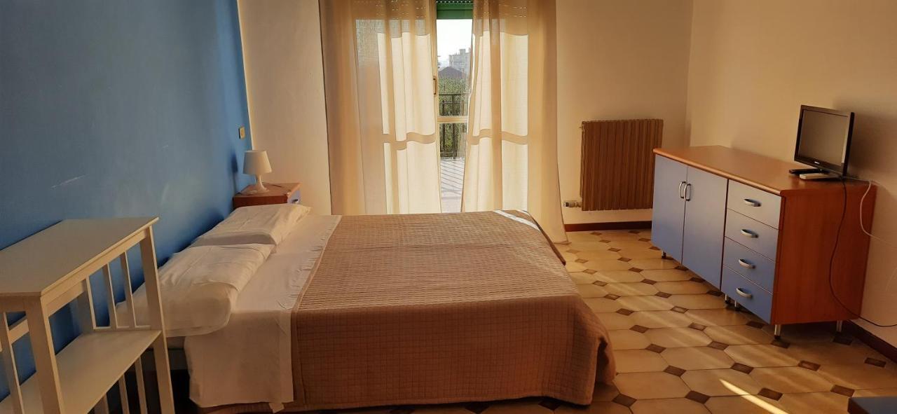 Bike And Breakfast Apartments Pietra Ligure Luaran gambar