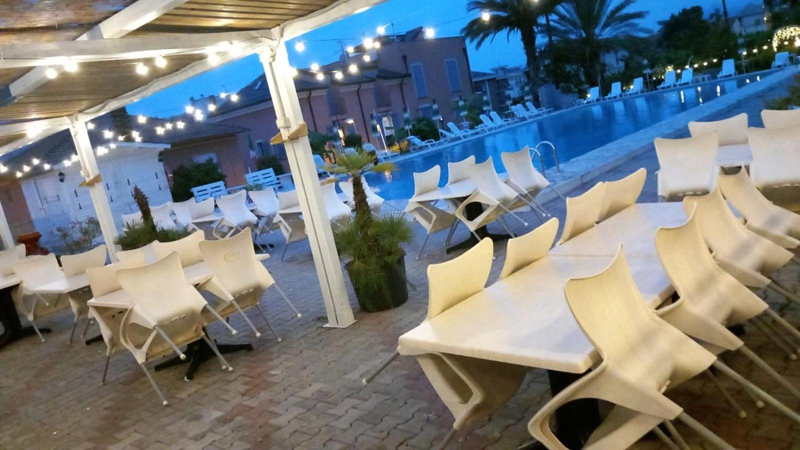 Bike And Breakfast Apartments Pietra Ligure Luaran gambar