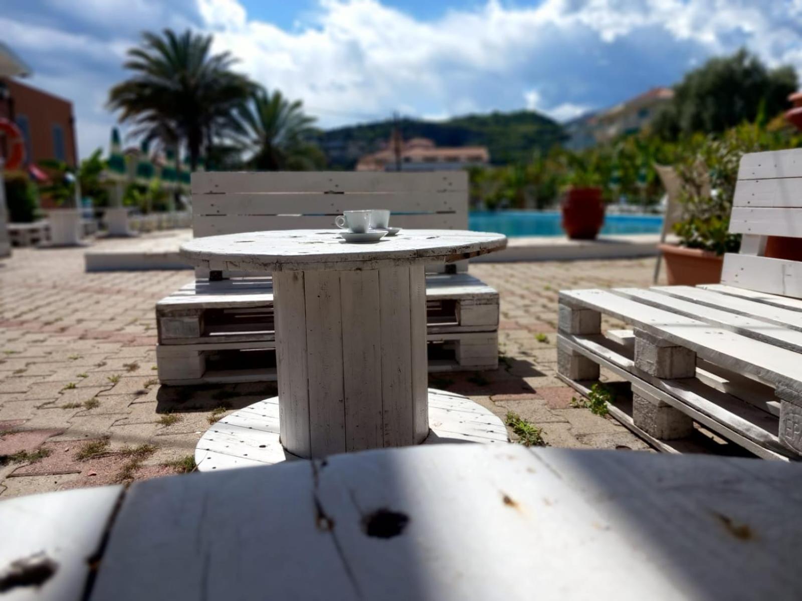 Bike And Breakfast Apartments Pietra Ligure Luaran gambar